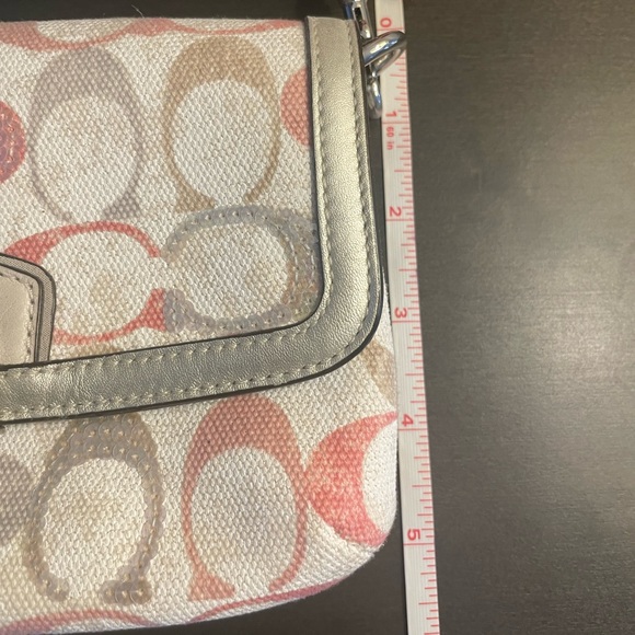 Coach CC Pastel Silver Sequin Small Handbag Like New Magnet Clasp Card Slots - Picture 3 of 7
